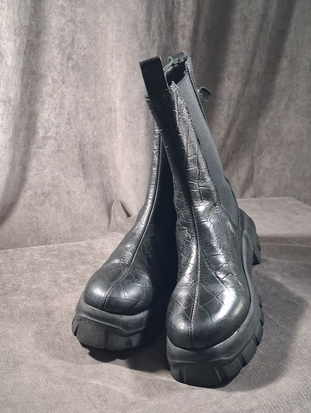 L'Intervalle Black Leather Croc Embossed Lug Sole Chelsea Boots G EU 37 US 6.5-7